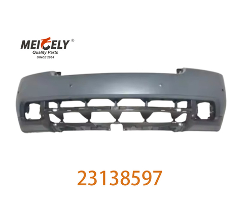 23138597 tylny zderzak czarny 22944857 dla Chevroleta